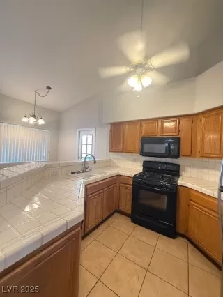 Photo #4: 2737158 Listing 