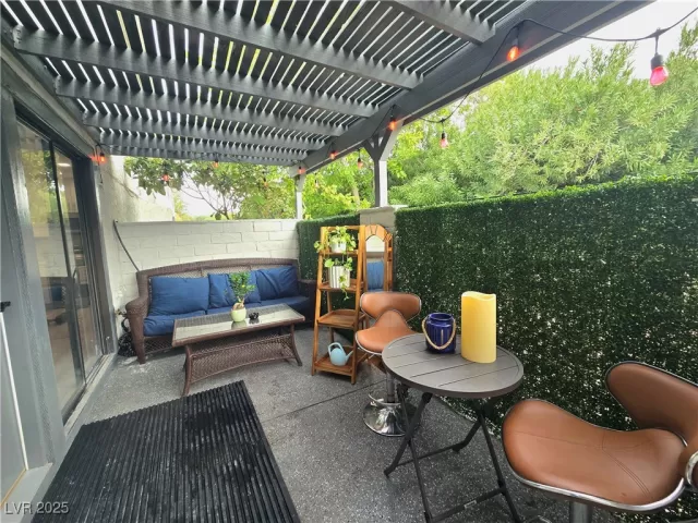 MLS: 2737168 Condo For Sale