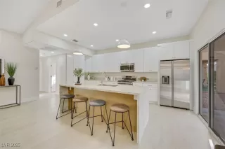 Photo #1: 2737199 Listing 