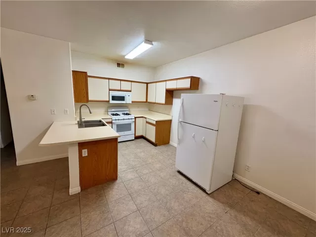 MLS: 2737213 Condo For Sale