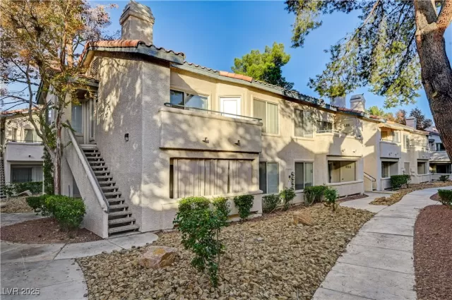 MLS: 2737229 Condo For Sale