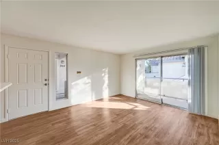 Photo #3: 2737229 Listing 