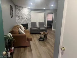 Photo #3: 2737236 Listing 