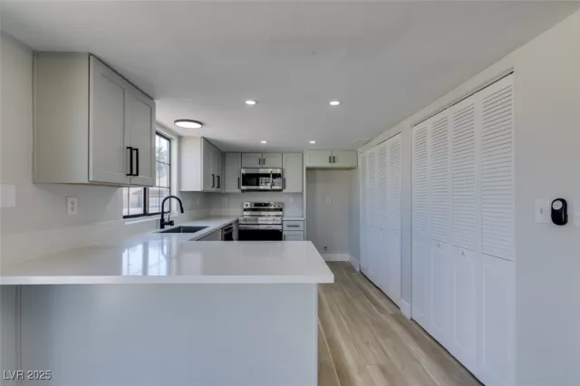 MLS: 2737258 Condo For Sale