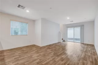 Photo #3: 2737261 Listing 