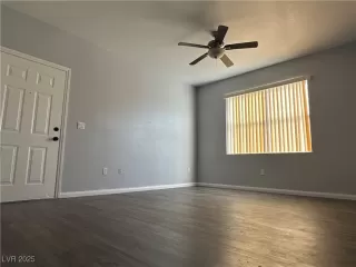 Photo #3: 2737311 Listing 