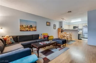 Photo #2: 2737353 Listing