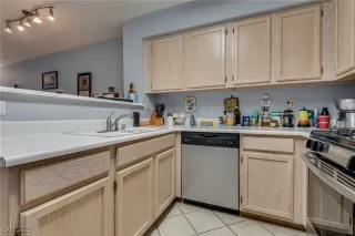 Photo #5: 2737353 Listing