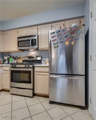 Photo #6: 2737353 Listing