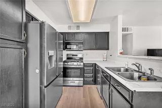 Photo #4: 2737356 Listing 