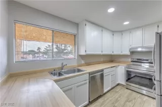 Photo #2: 2737358 Listing 