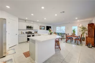 Photo #2: 2737359 Listing 