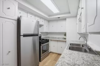 Photo #2: 2737360 Listing 