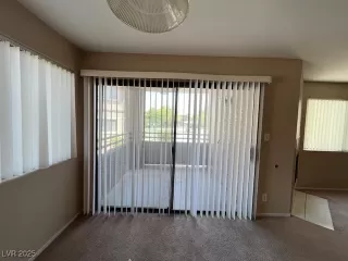 Photo #4: 2737398 Listing