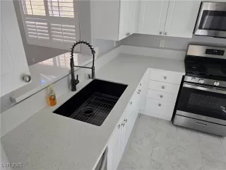 Photo #6: 2737410 Listing 