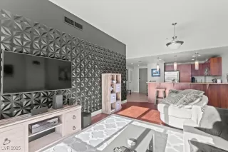 Photo #3: 2737414 Listing 