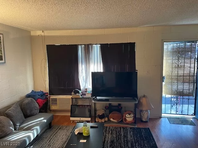 MLS: 2737437 Condo For Sale