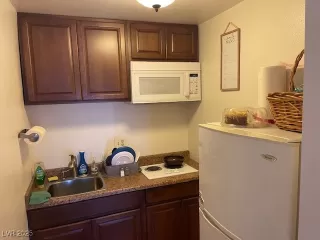 Photo #2: 2737437 Listing 