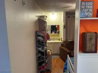 Photo #4: 2737437 Listing 