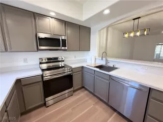 Photo #1: 2737462 Listing 