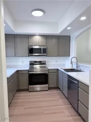 Photo #4: 2737462 Listing 