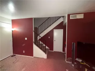 Photo #3: 2737466 Listing