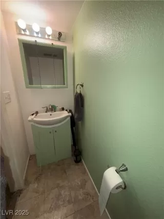 Photo #5: 2737466 Listing