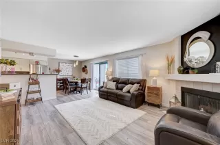 Photo #3: 2737492 Listing