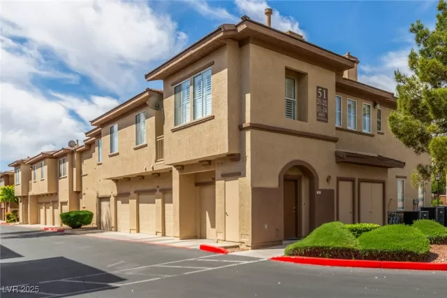 MLS: 2737510 Condo For Sale