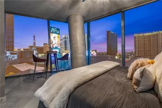 Photo #1: 2737535 Listing