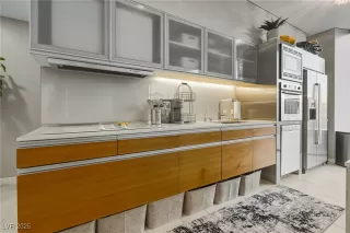 Photo #5: 2737535 Listing