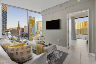 Photo #6: 2737535 Listing