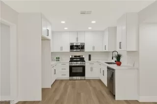 Photo #4: 2737544 Listing 