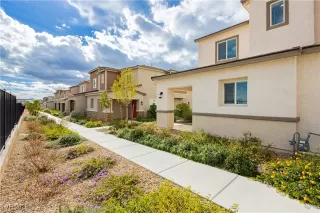 Photo #4: 2737557 Listing 