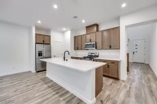 Photo #5: 2737558 Listing 