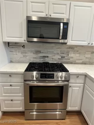 Photo #4: 2737562 Listing 