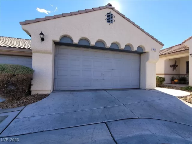 MLS: 2737563 Condo For Sale