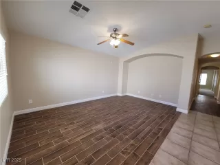 Photo #6: 2737563 Listing 