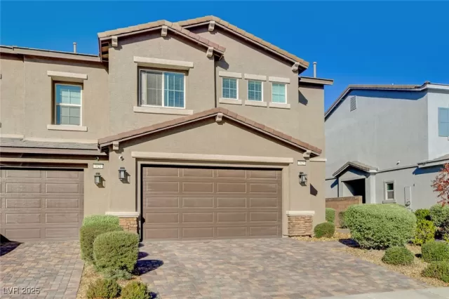 MLS: 2737579 Condo For Sale