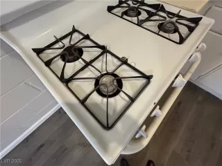 Photo #3: 2737601 Listing 