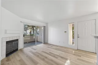 Photo #3: 2737604 Listing