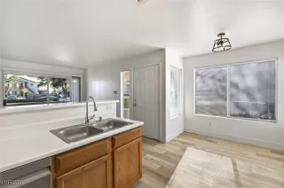 Photo #6: 2737604 Listing