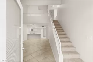 Photo #5: 2737617 Listing