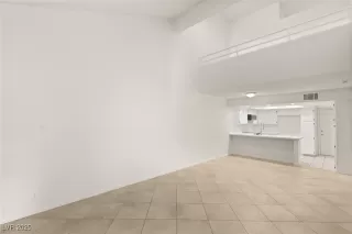 Photo #6: 2737617 Listing