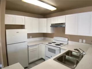 Photo #5: 2737643 Listing