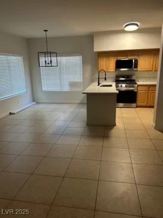 Photo #3: 2737693 Listing 