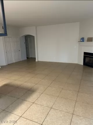 Photo #4: 2737693 Listing 