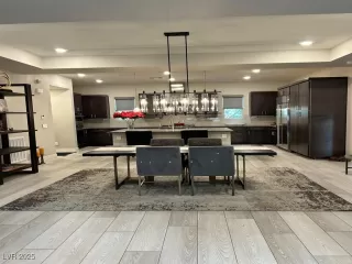 Photo #2: 2737723 Listing