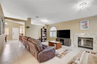 Photo #2: 2737730 Listing