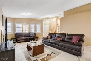 Photo #4: 2737730 Listing